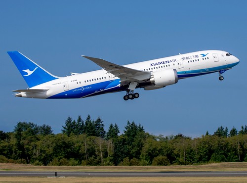 самолет Xiamen Airlines